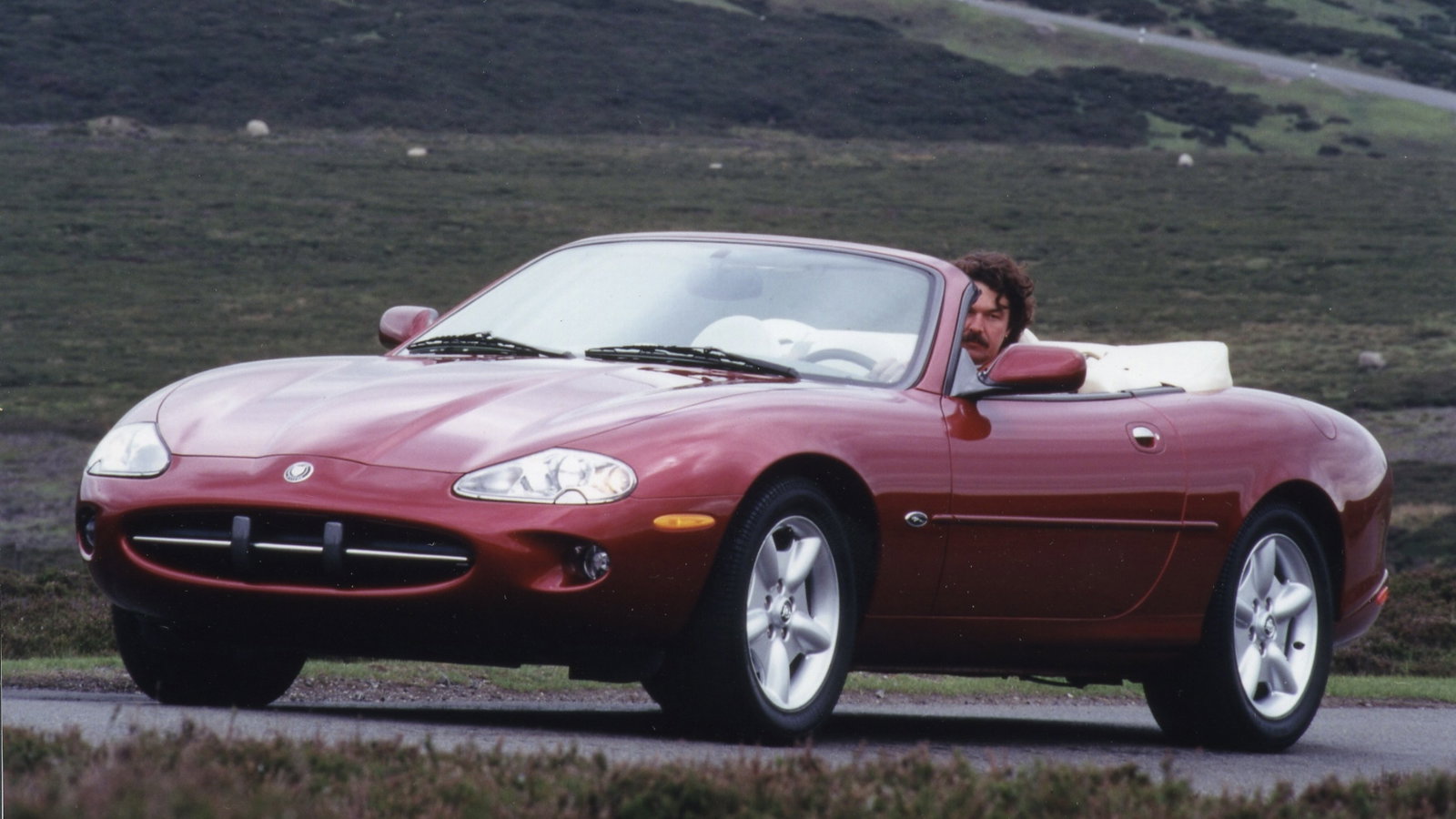Jaguar XK8 Convertible (X100)